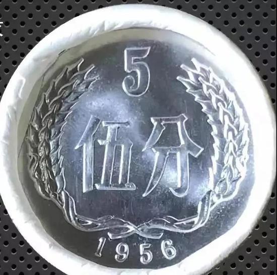 1956年伍分美品單枚價值100元左右↑